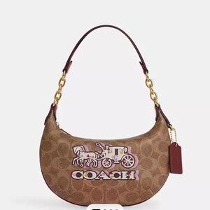 New🤎🩷Coach Mini Payton Bag In Signature Canvas With Horse And Carriage Print